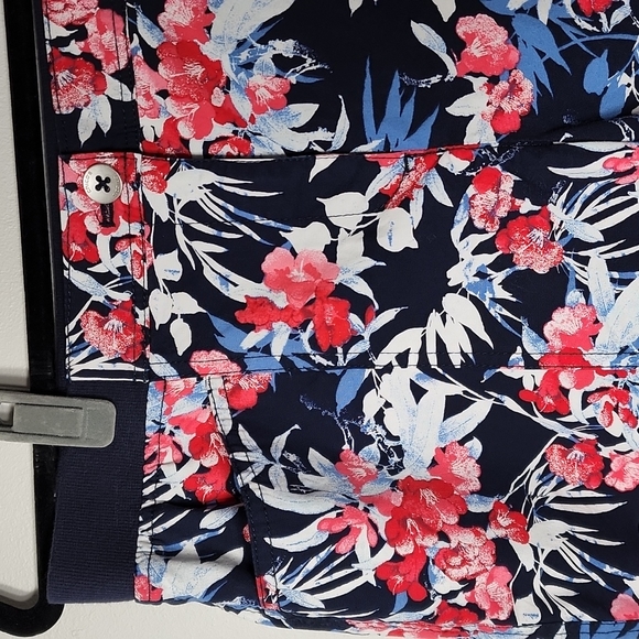 CHICO'S FLORAL CAPRI - Picture 2 of 5